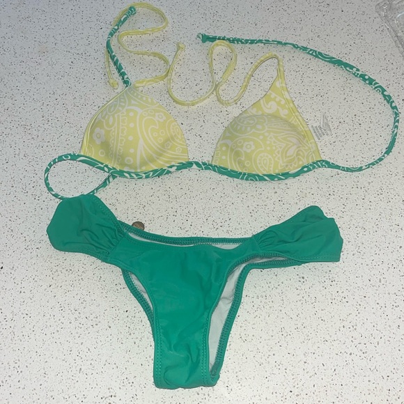 FERIADO NACIONAL 🇧🇷 Brazilian bikini (XS) - Picture 3 of 8